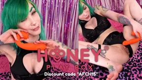 HoneyPlayBox Gives the Gift of JOI