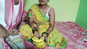 Banana Seller Feed His Own Banana (dick) to Bengali Bhabhi