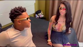 MINHA BUCETINHA APERTADA NUNCA ENTROU UM PAU T&Atilde_O GRANDE , PEDI PRA POR S&Oacute_ A CABECINHA E ELE BOTOU TUDO E JUDIOU DE MIM