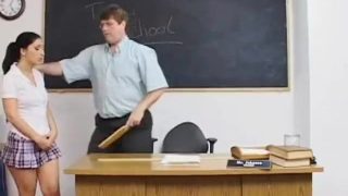 Stygg skolflicka cosplayer blir smisk av sin lärare