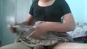 indian crossdresser jerking off in saree