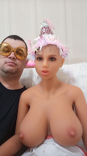Tourist breasts doll mondial 2026 Ney York