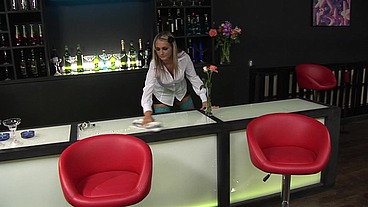Blondes Sharon Pink & Wendy Wonders Entranced By Slutty Lesbian Dildo Play