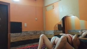 I filmed with my cell phone how I rode with my boyfriend in cheap mote