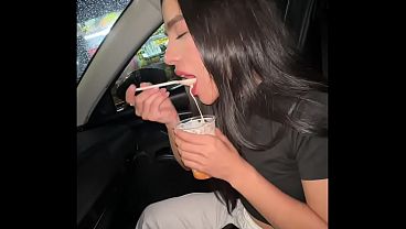 Llev&eacute_ a mi novia a comer cholado, termino toc&aacute_ndole la Panocha Caliente en un Parque P&uacute_blico
