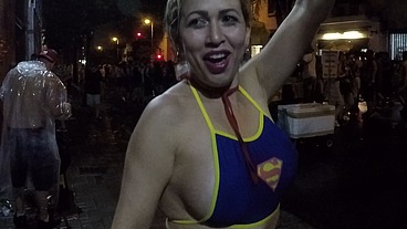 Mirella Mansur aprontando e fazendo far putaria na rua Augusta no carnaval de rua de São Paulo - Ed Junior - Carolina Carioca - Binho Ted
