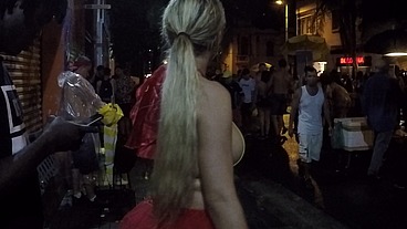 Mirella Mansur aprontando e fazendo far putaria na rua Augusta no carnaval de rua de São Paulo - Ed Junior - Carolina Carioca - Binho Ted