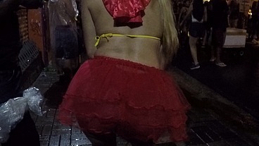 Mirella Mansur aprontando e fazendo far putaria na rua Augusta no carnaval de rua de São Paulo - Ed Junior - Carolina Carioca - Binho Ted
