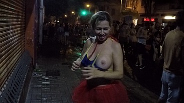 Mirella Mansur aprontando e fazendo far putaria na rua Augusta no carnaval de rua de São Paulo - Ed Junior - Carolina Carioca - Binho Ted