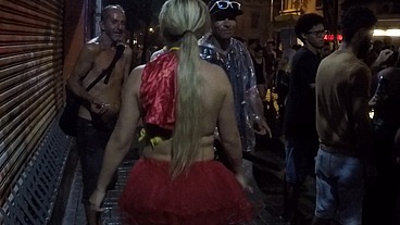 Mirella Mansur aprontando e fazendo far putaria na rua Augusta no carnaval de rua de São Paulo - Ed Junior - Carolina Carioca - Binho Ted