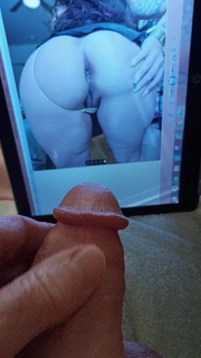 Hot redhead gets a surprise creampie from her shady neighbor
