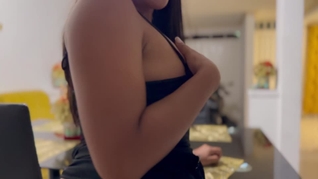 me quedo en casa con esta cachonda chica