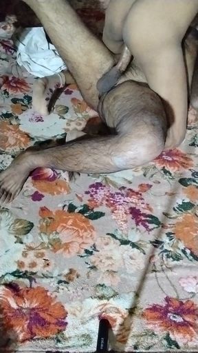 Nokrani khud he agai aaj mry room mn