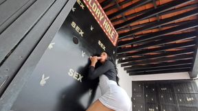 Glori the hole looks like I suck on the hard penis