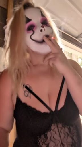 Pawg Smoking and  dancing vibe with me! Whoop whoop