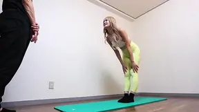 Intense muscle training session turns into hand job