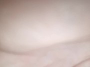 Elle se coince dans la machine à laver, je passe de son cul à sa chatte, sodomie amatrice