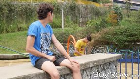 Pretty stud Isaac Muller sucks Jacobs enormous dick outdoor