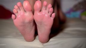 Trans with cute feet starts playing with his cock and feet