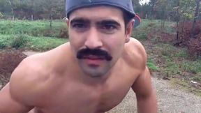 Ruspante E Muscoloso Macho Portoghese Make A Decision Di Dare Il Suo Spettacolo Nel Bel Mezzo Di Un