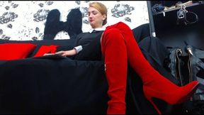 Goddess Laura Private Show