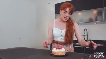 GROOBYGIRLS: Erica Cherry's Tasty Load