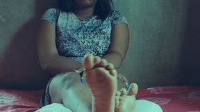 Igbo Omo Actress’ Meaty, Juicy, Luscious Soles Crossed at Ankles On Bed