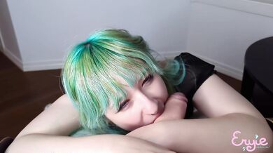 Blue hair goth deepthroat cum on face eyes wide open