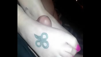 My Tifany giving sexy footjob till i cum all over her feet