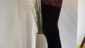 KatieeeF's smoldering nylon solotrip leaks into foot worship