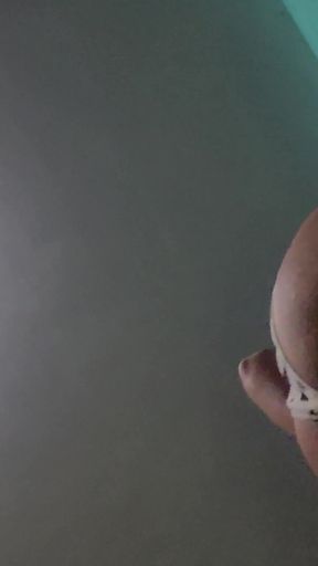 I Dance and Cum for the Camera