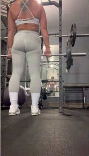 Fit gym babe works out pussy