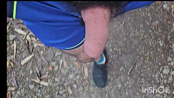 Andando na trilha do engenheiro esperando alguem para fuder.