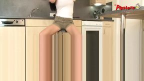 Bigtits MILF Jasmine Jae masturbates in kitchen
