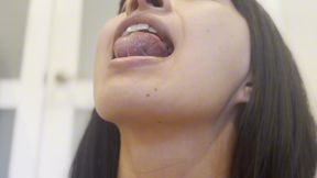 Pregnant Giantess Eats Men