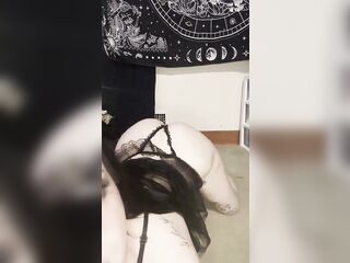 I love to show off my punk teen chubby butt for u