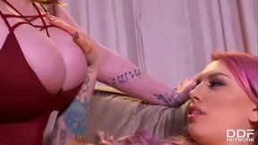 Tasty and Busty: Lesbian Titty Twins'_ Pussy Play
