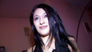 Žhavá anální trojka pro roztomilou francouzskou teenagerku Lisu Spice s nedbalou felací