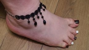 #9 Worship Obey Buy - BBW feet (no talk)