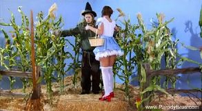 Dorothy get her pussy slammed by scarecrow