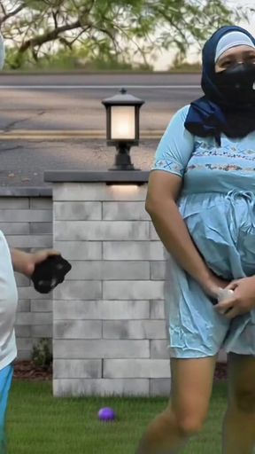 Istri muslim berhijab yang tukang selingkuh pamer memek di depan umum dan nyepong kontol orang asing demi uang viral&hellip;   Clip 1