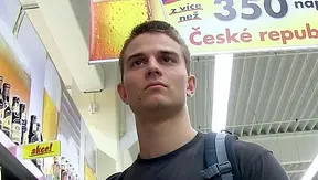 Czech Hunter ~ Amateur Bubble Butt Gets Pounded