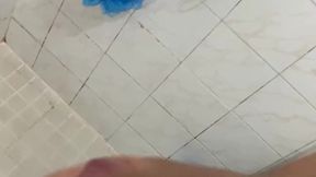 Tiro verga grande en el ba�o