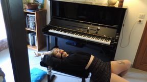 0061 - Piano lessons with Salena! Bondage, nipple play and hitachi
