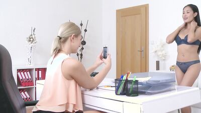 Female Agent - Asian Beauty's First Lesbian Experience