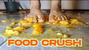 Foot crush : crushing fruits with my barefoot