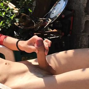 Teen Guy Jerking off Solo OUTDOOR HUGE CUMSHOT