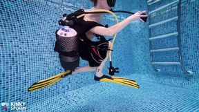 Lucy's Naked Scuba Wank Underwater Orgasm