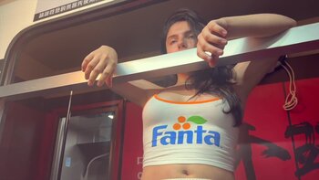 Elizabeth Stewart's Raw Metro Ride