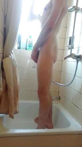 See my Sexy body under the shower